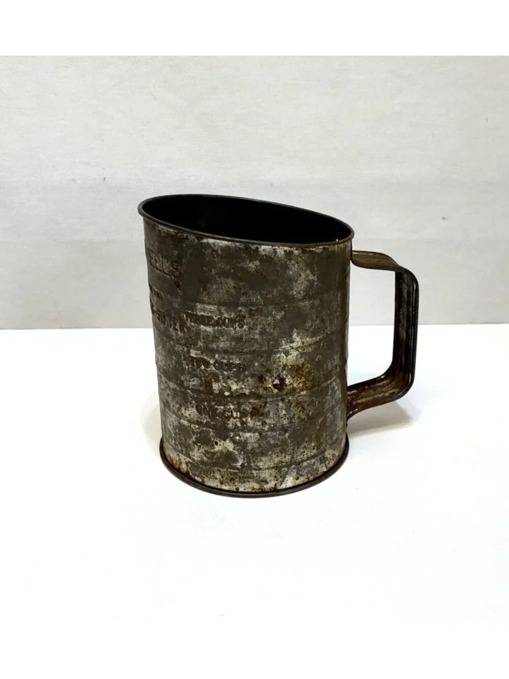 Bromwell's Vintage 3-Cup Metal Measuring Flour Sifter w/ Handle USA Grannycore